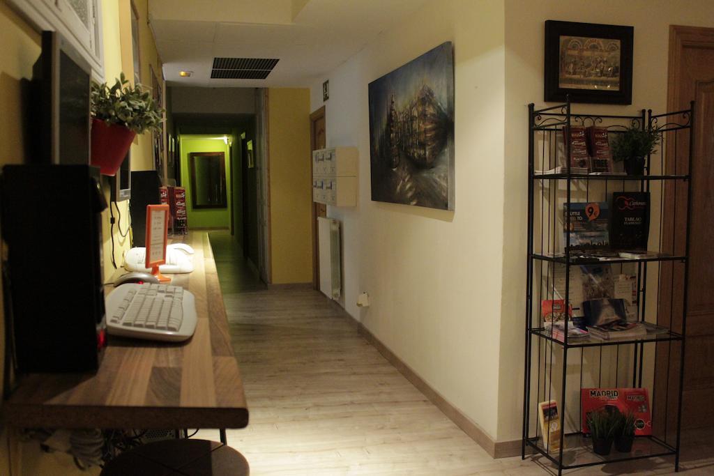 Los Amigos Hostel Madryt Zewnętrze zdjęcie