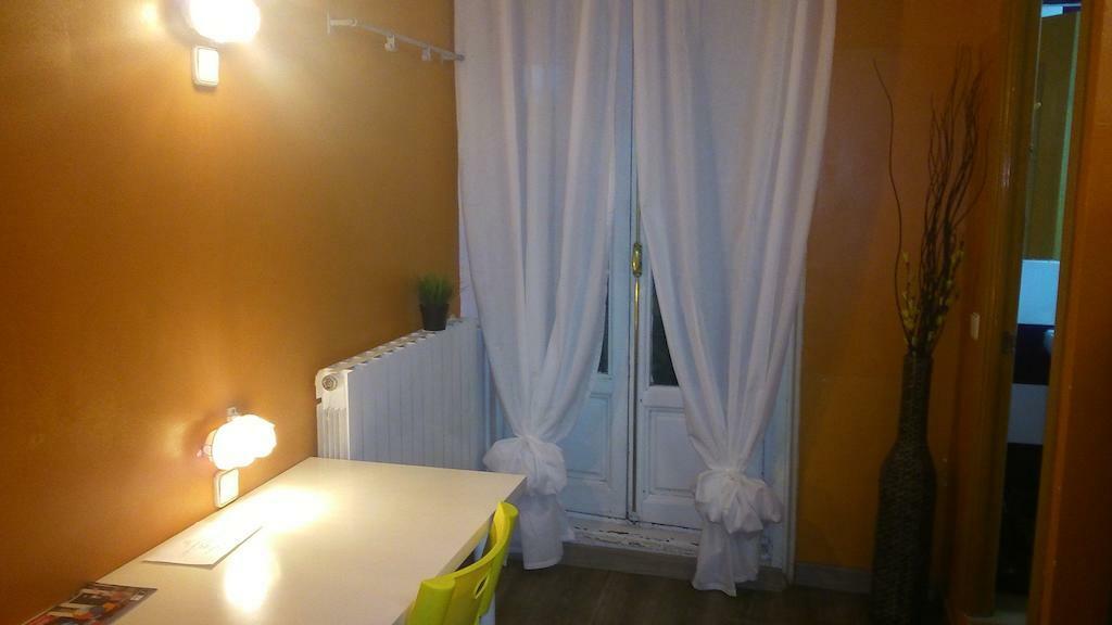 Los Amigos Hostel Madryt Zewnętrze zdjęcie
